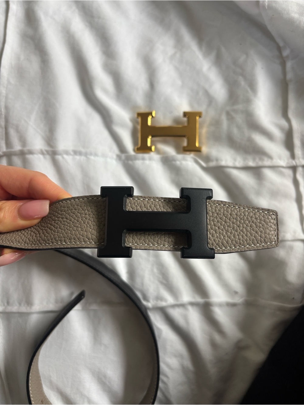 Hermes Black & Grey Reversible Leather Belt with Gold H Buckle - Picture 5 of 7